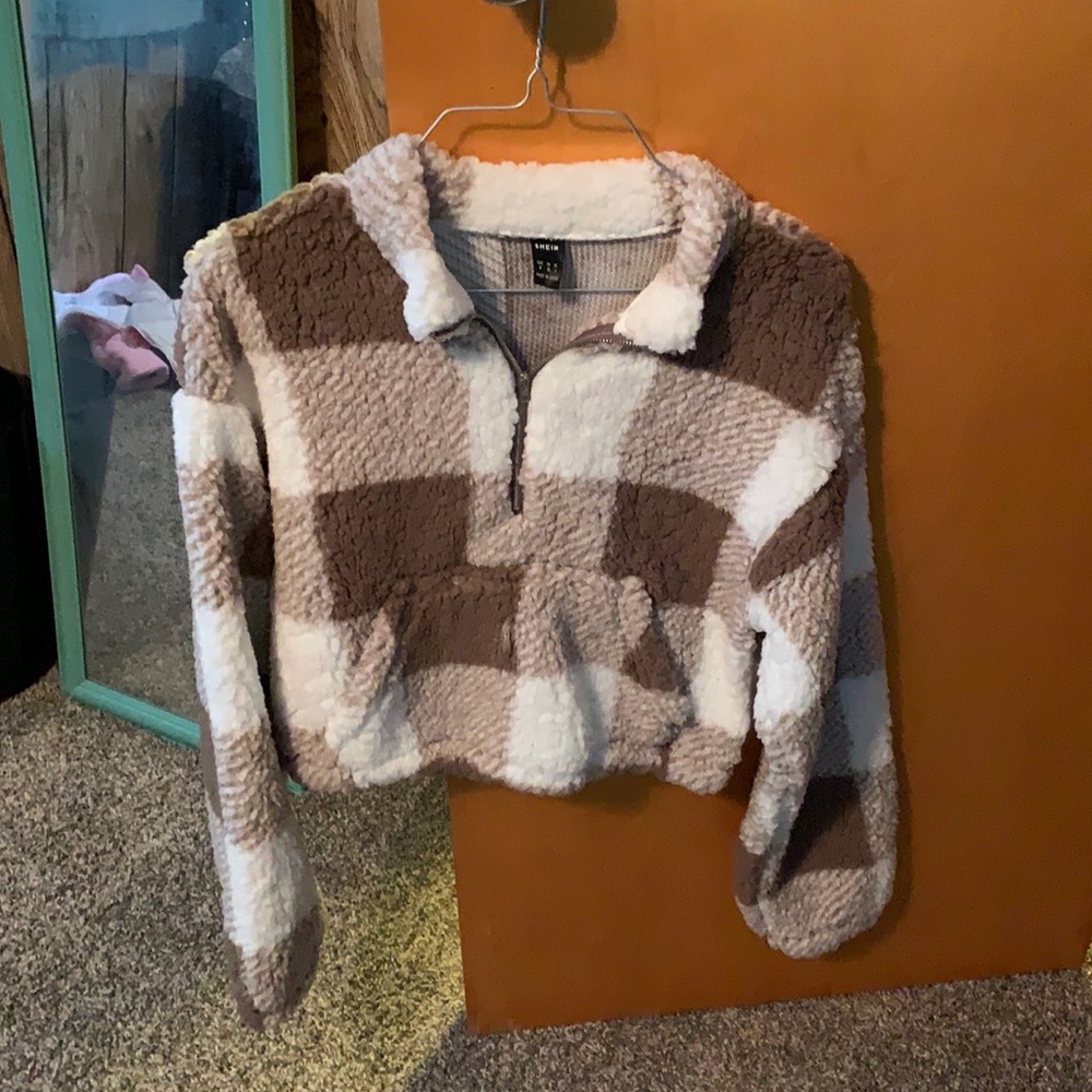 Cropped warm hoodie